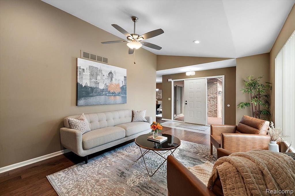 37430 N Laurel Park Drive