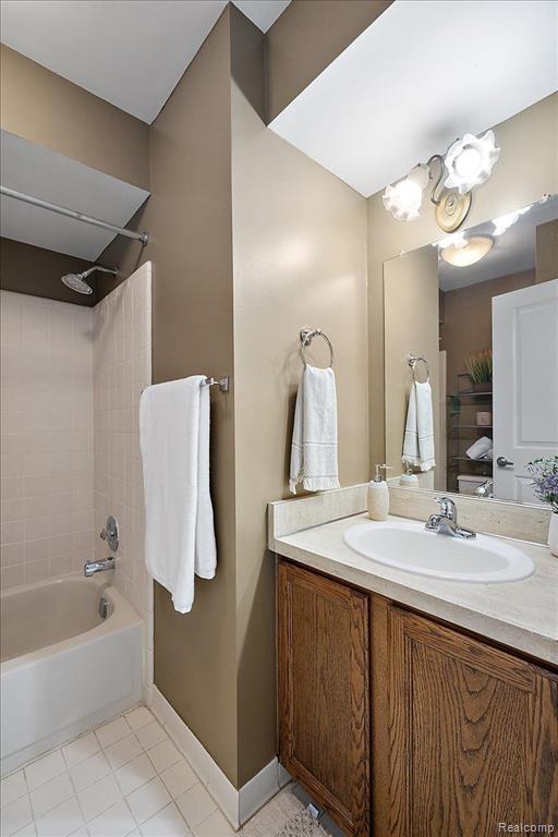 37430 N Laurel Park Drive