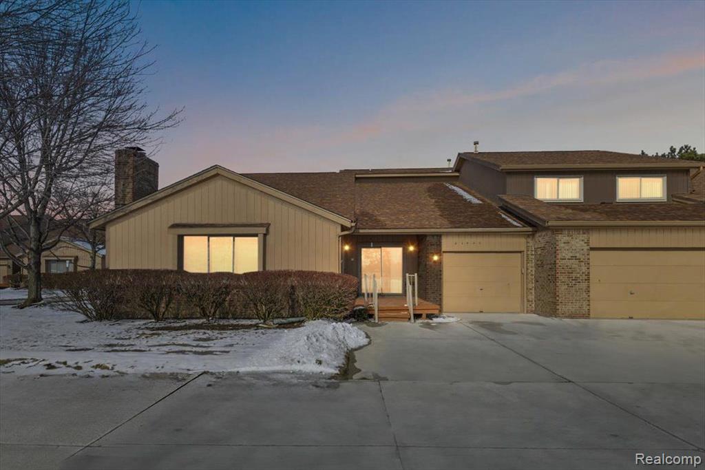 37430 N Laurel Park Drive