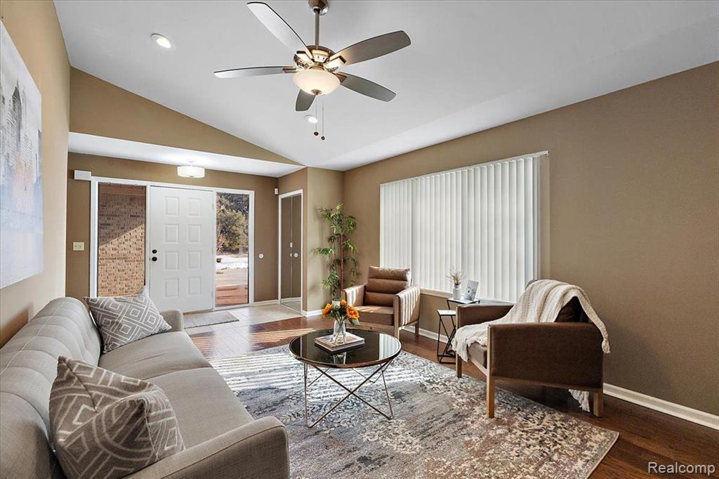 37430 N Laurel Park Drive