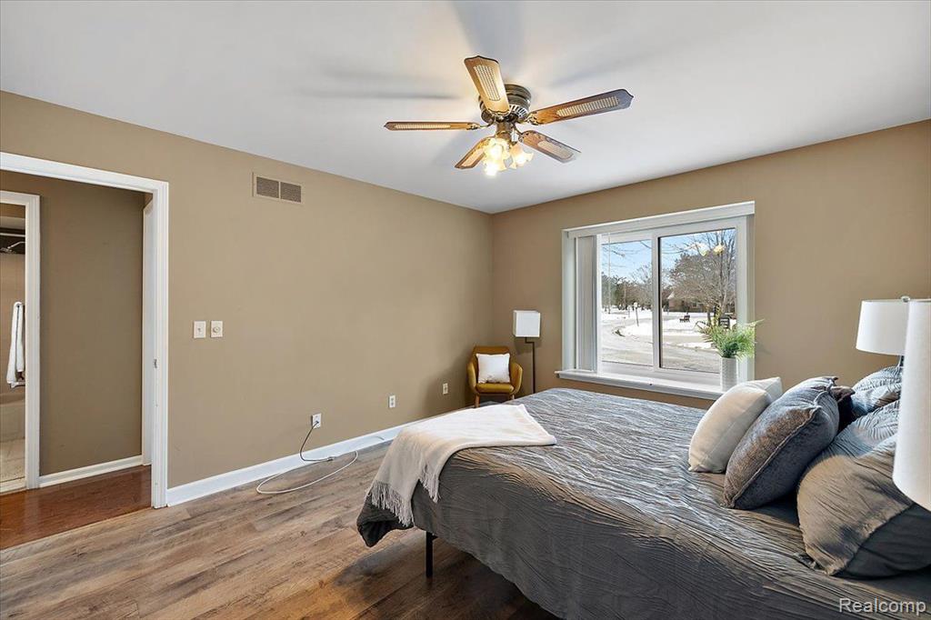 37430 N Laurel Park Drive