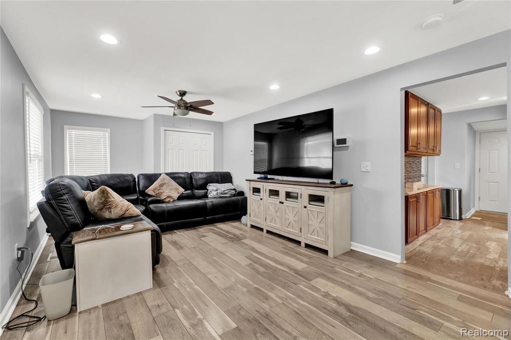 23804 Kathleen Avenue