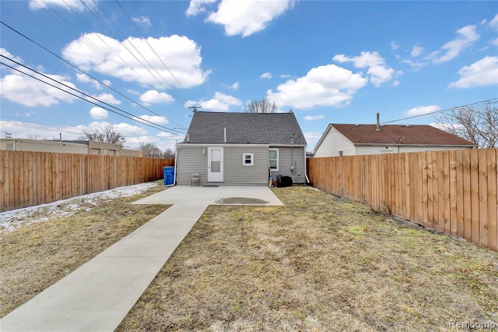 23804 Kathleen Avenue