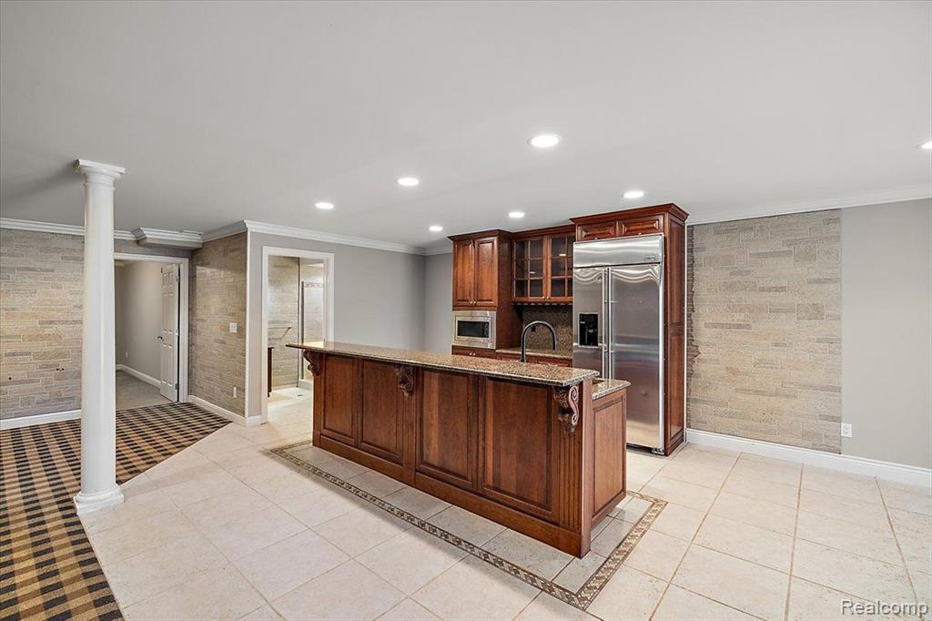 1340 Valley Crest