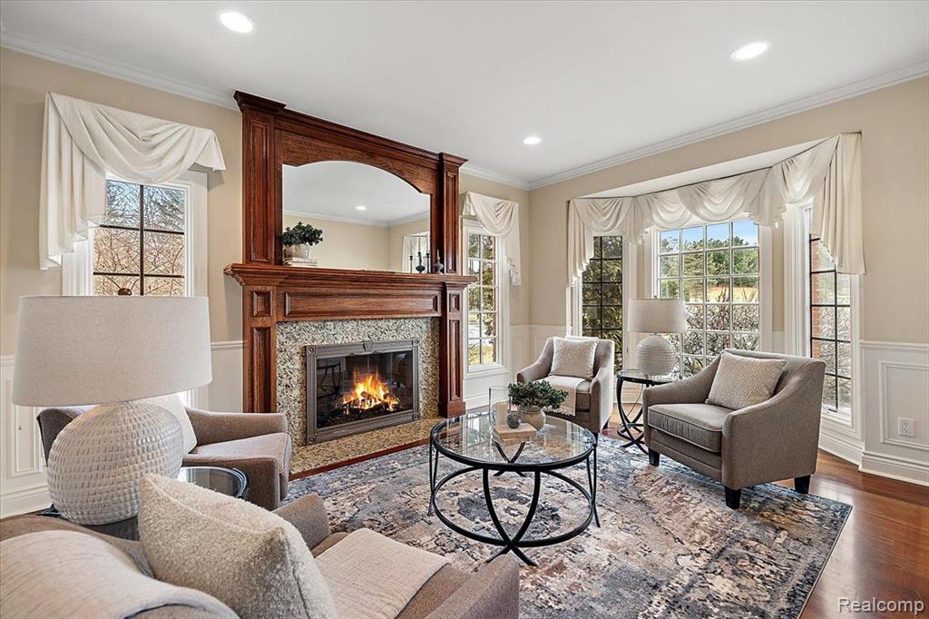 1340 Valley Crest