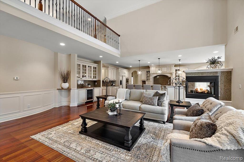 1340 Valley Crest