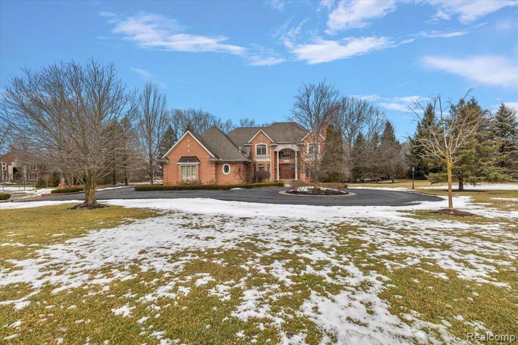 1340 Valley Crest