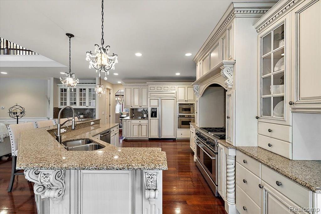 1340 Valley Crest