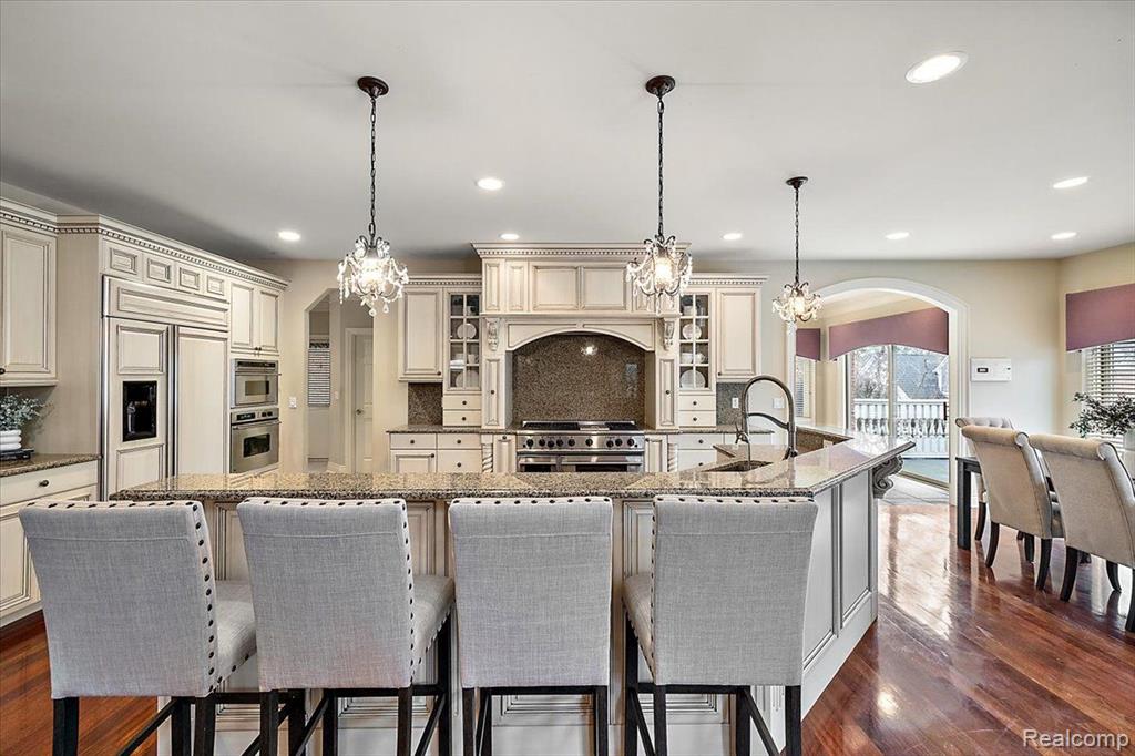 1340 Valley Crest
