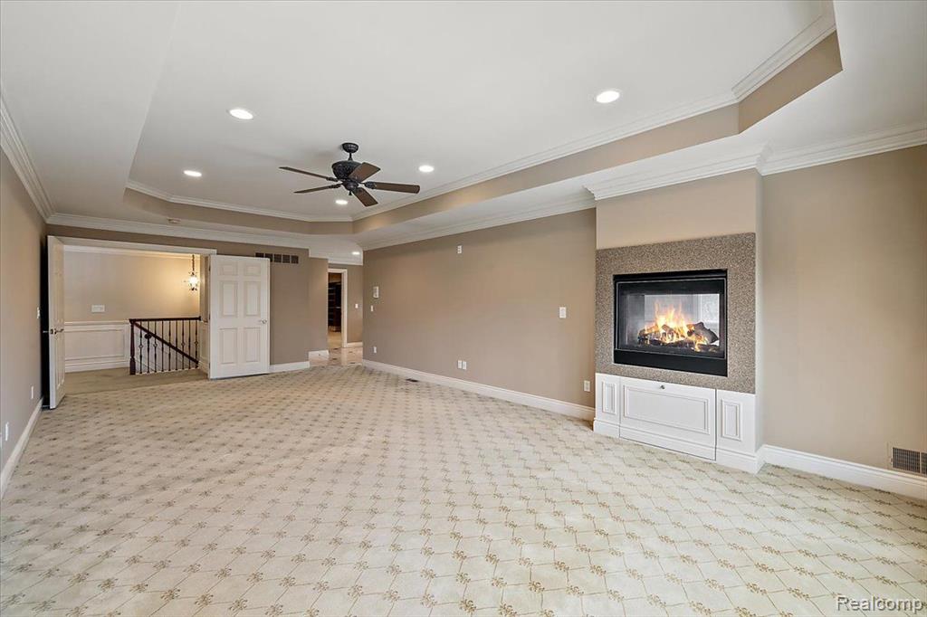 1340 Valley Crest