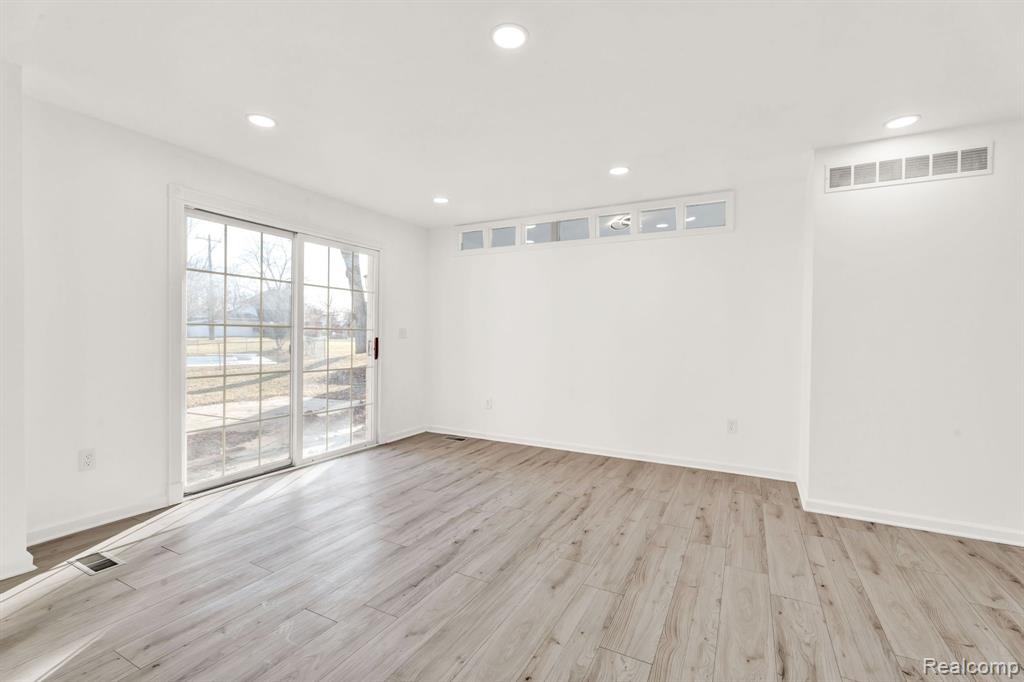 780 Bow Lane