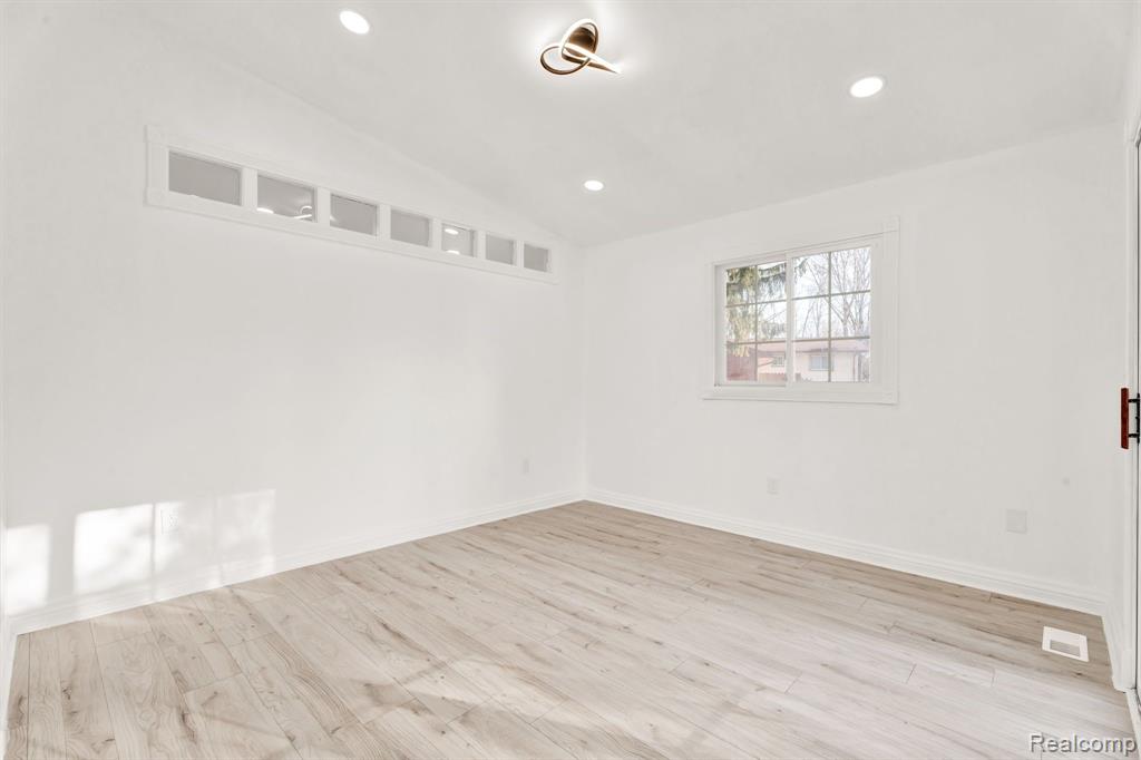 780 Bow Lane