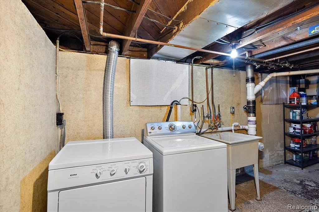 60 W Elmwood Avenue