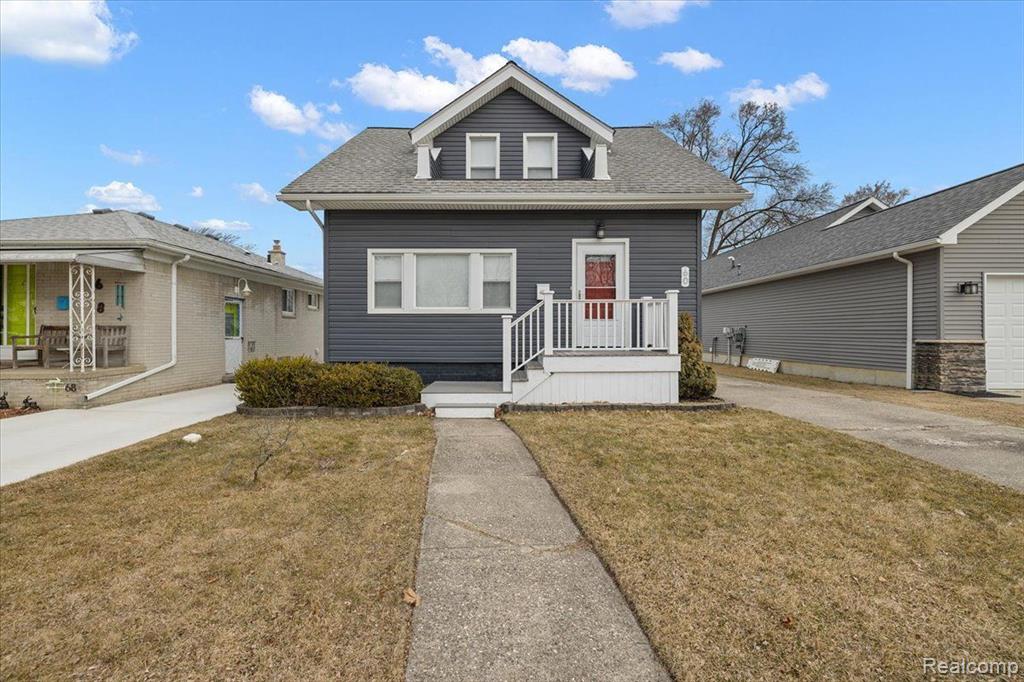 60 W Elmwood Avenue