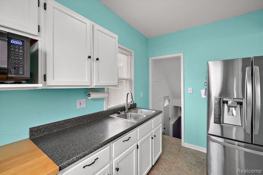 60 W Elmwood Avenue