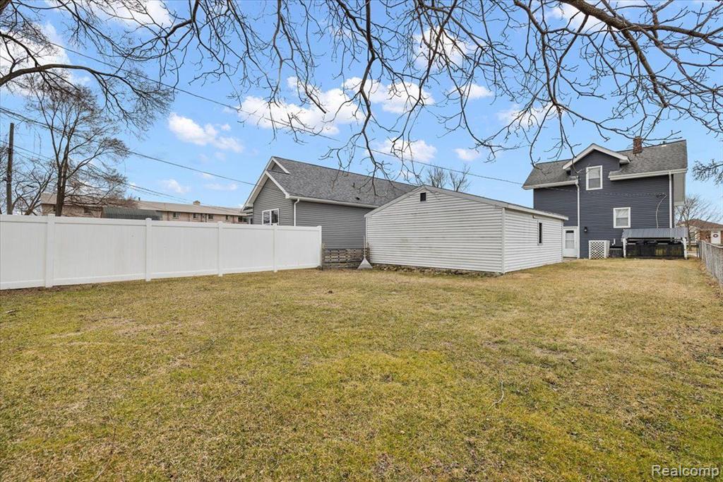 60 W Elmwood Avenue