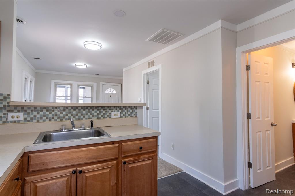 141 W Granet Avenue