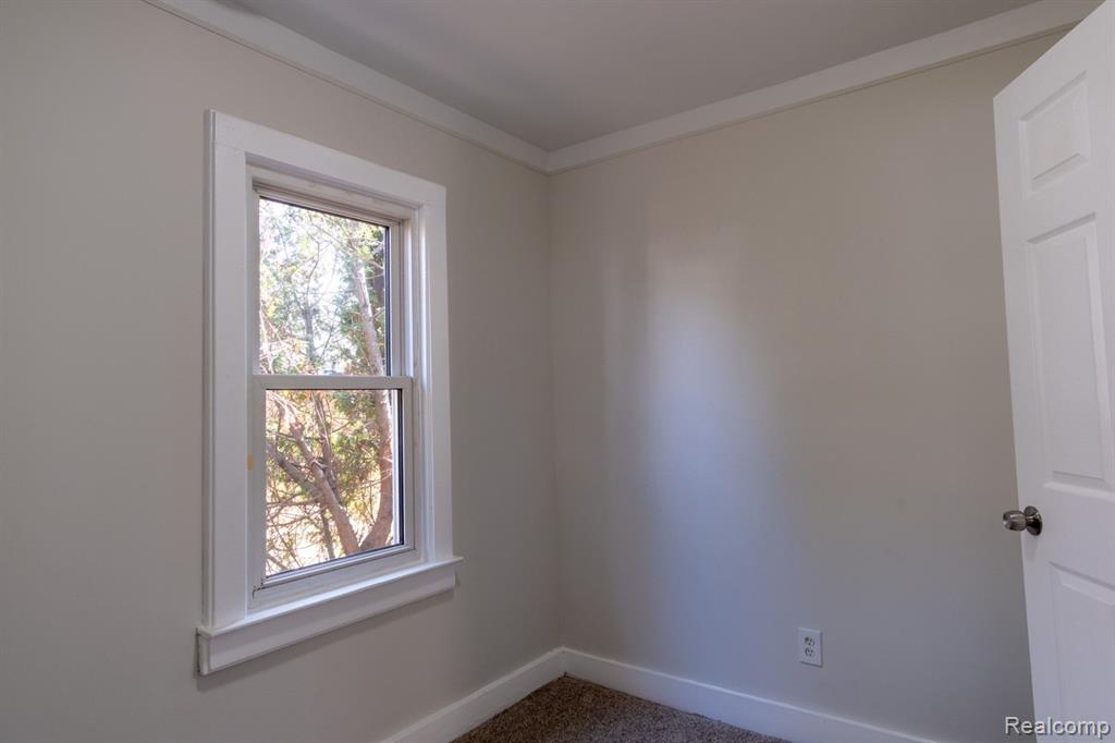 141 W Granet Avenue