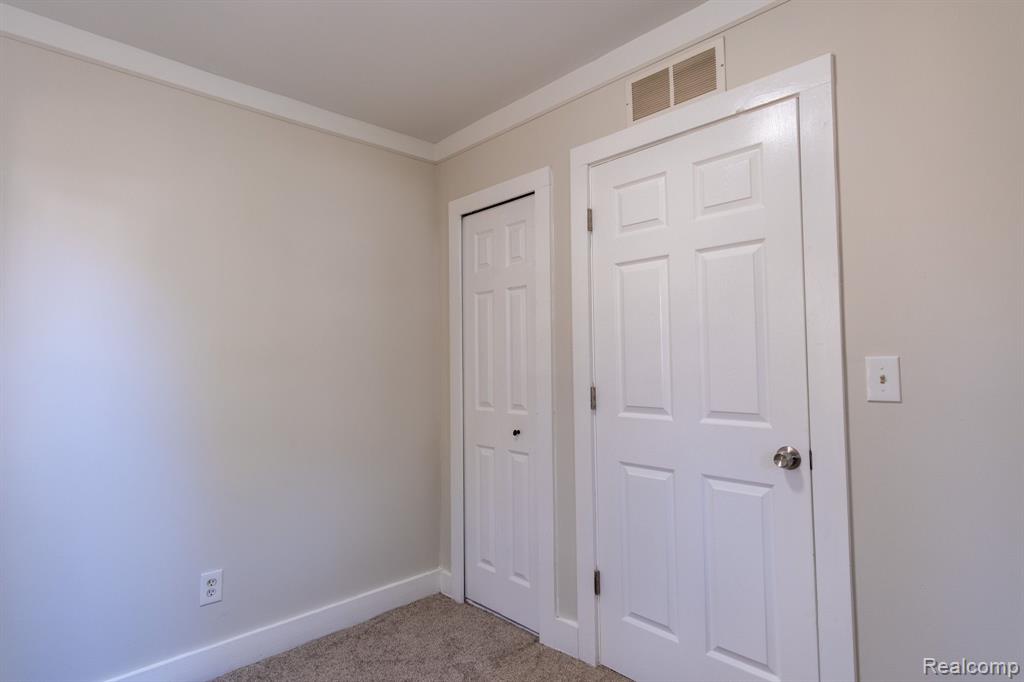 141 W Granet Avenue