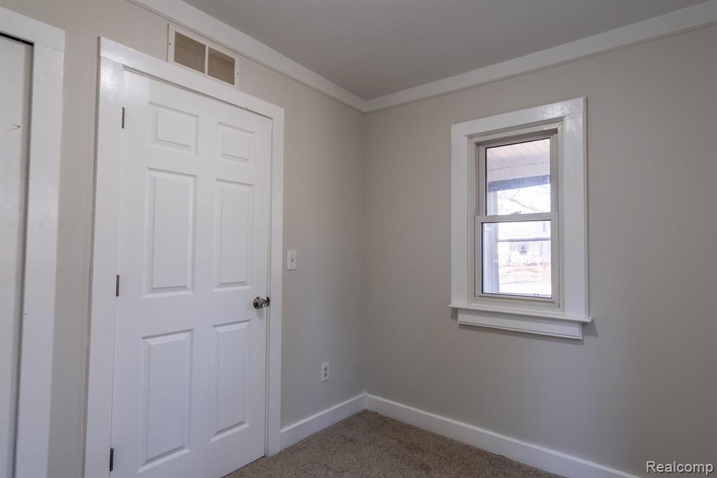 141 W Granet Avenue
