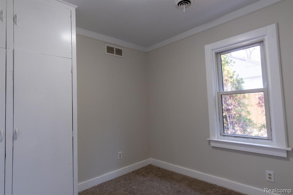 141 W Granet Avenue