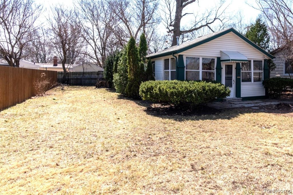 141 W Granet Avenue