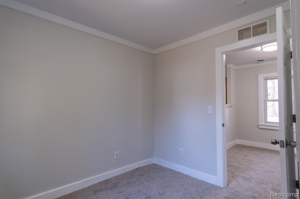 141 W Granet Avenue