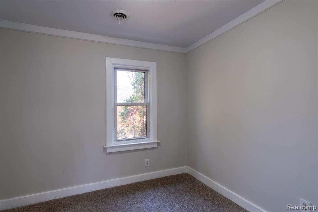 141 W Granet Avenue