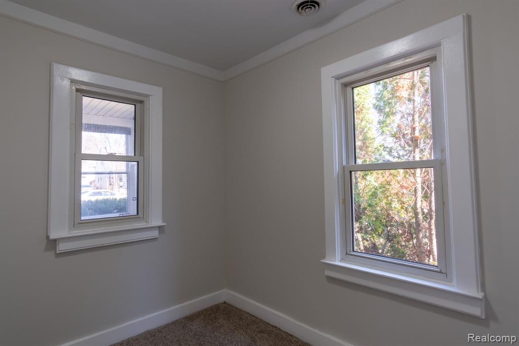 141 W Granet Avenue