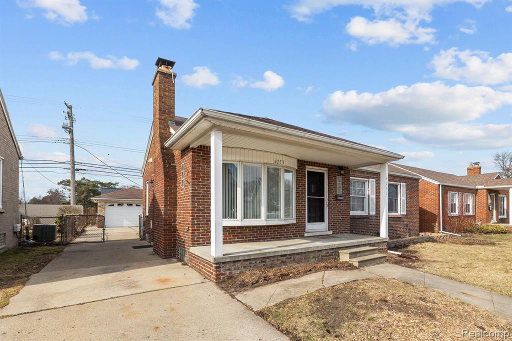 4253 Cooper Avenue