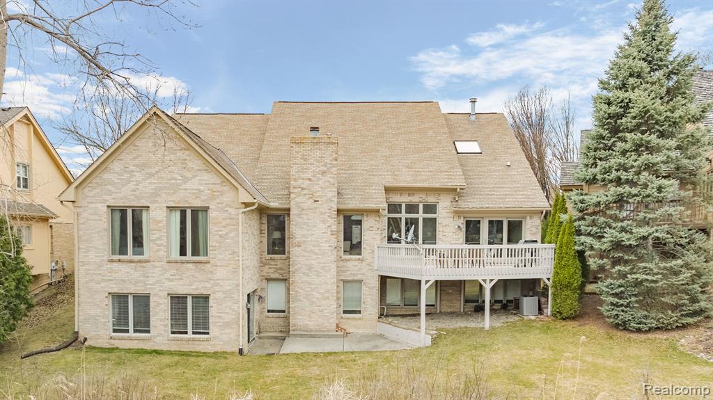 5035 Oakbrooke Drive