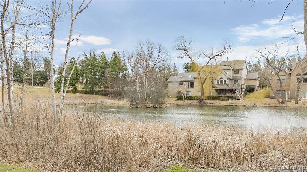 5035 Oakbrooke Drive