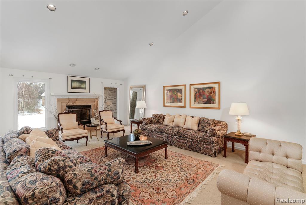 5035 Oakbrooke Drive