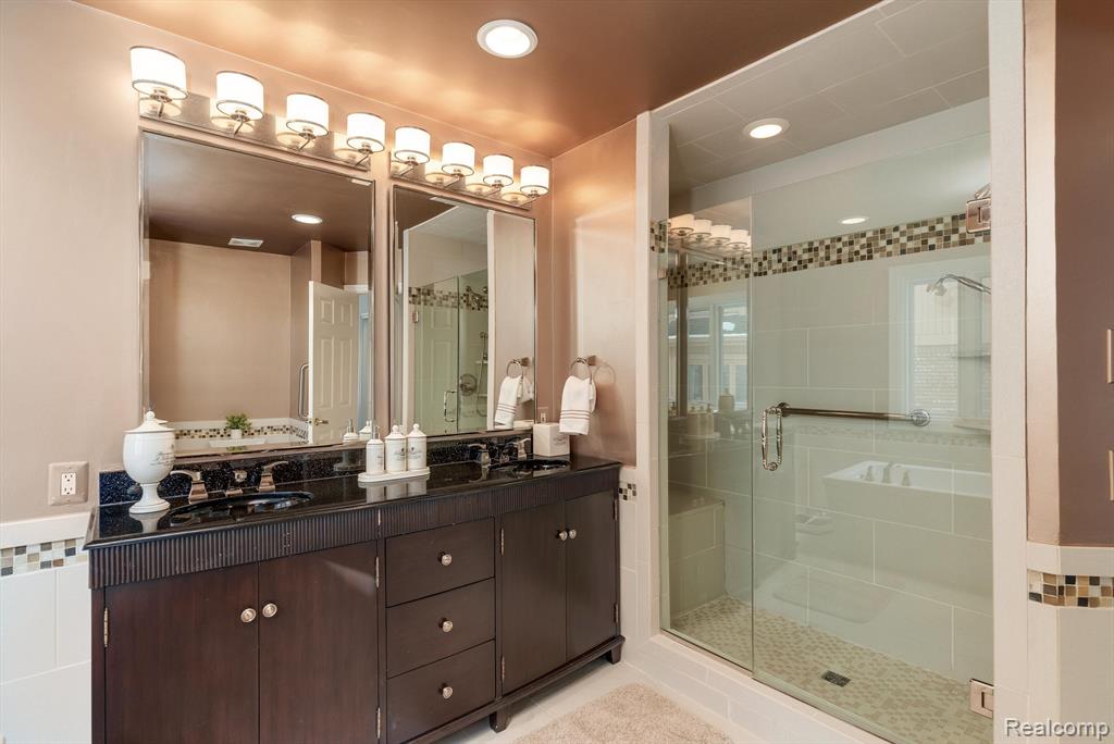 5035 Oakbrooke Drive