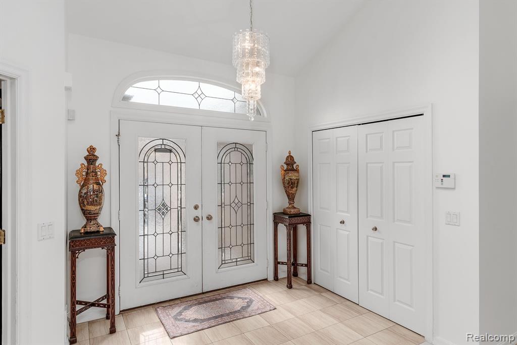 5035 Oakbrooke Drive