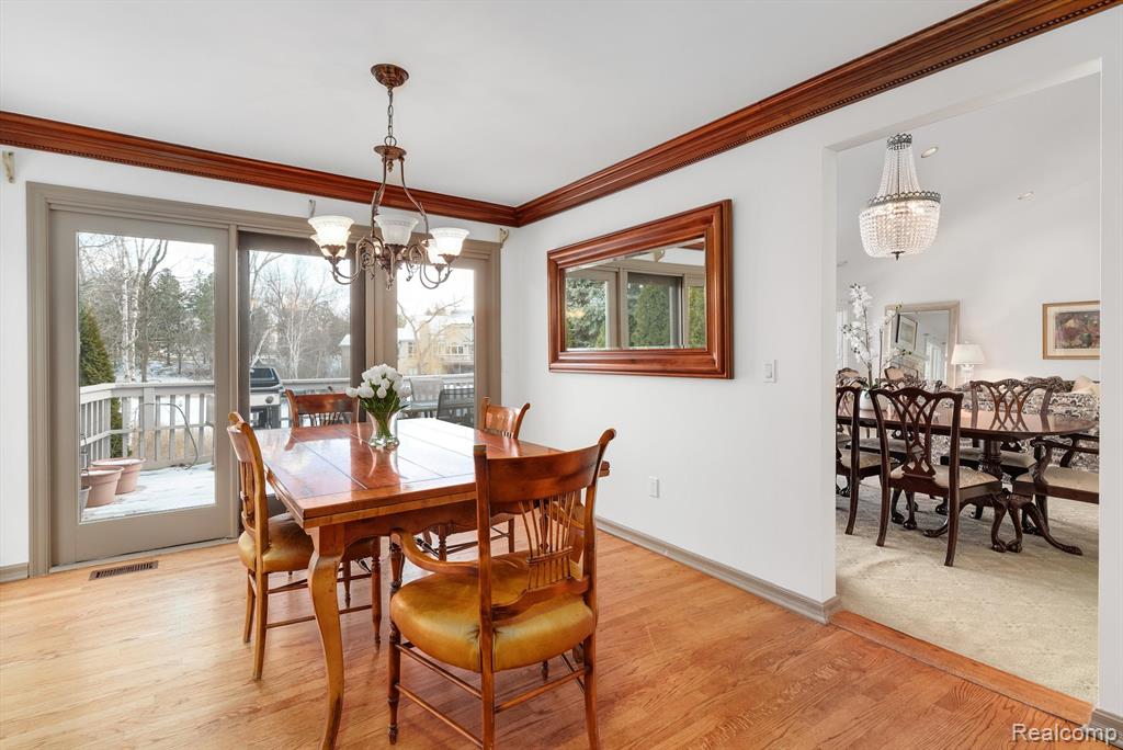 5035 Oakbrooke Drive