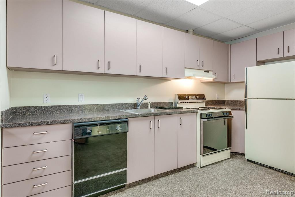 5035 Oakbrooke Drive