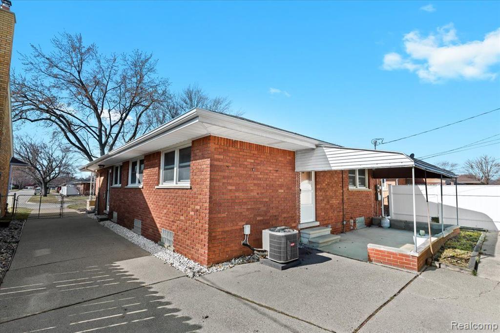 20455 Van Antwerp Street