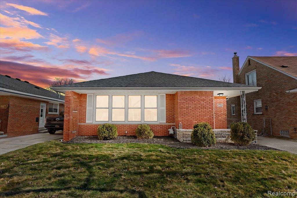 20455 Van Antwerp Street