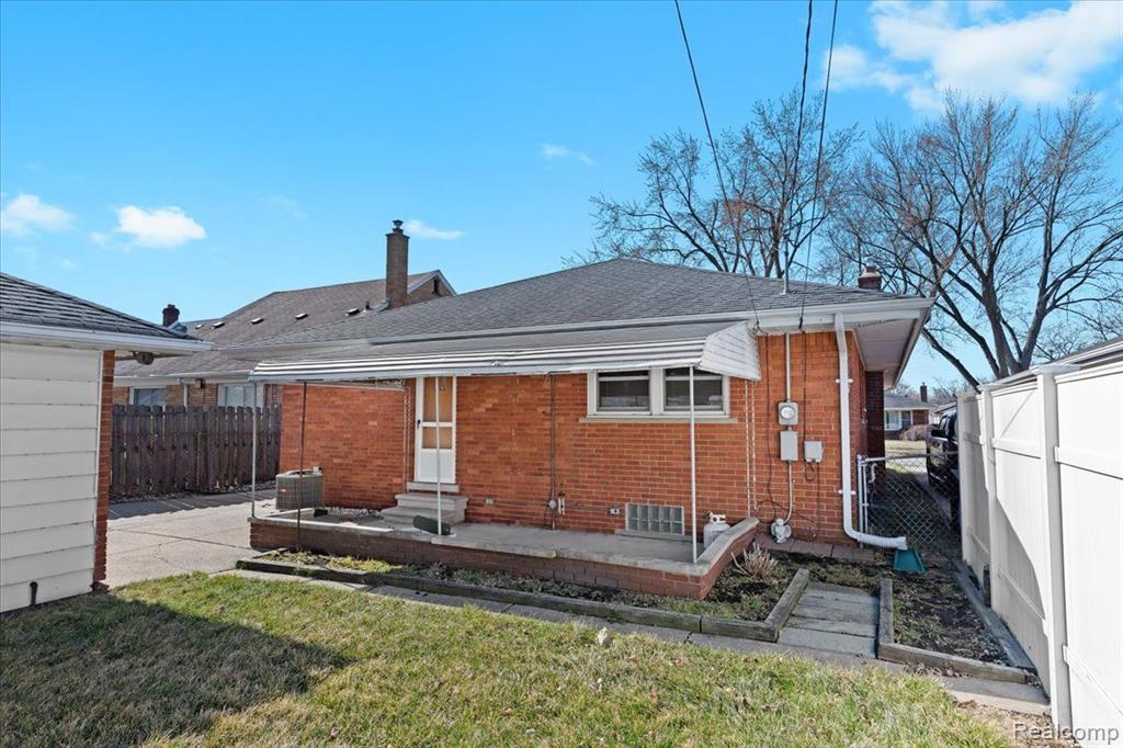 20455 Van Antwerp Street