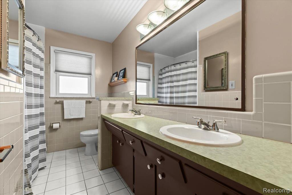 20455 Van Antwerp Street