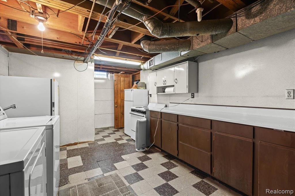 20455 Van Antwerp Street