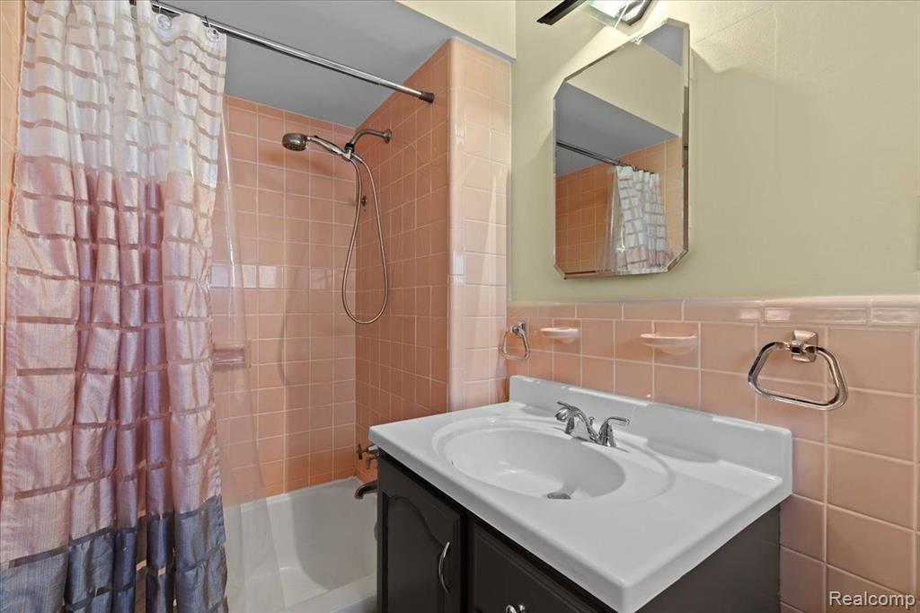 20455 Van Antwerp Street