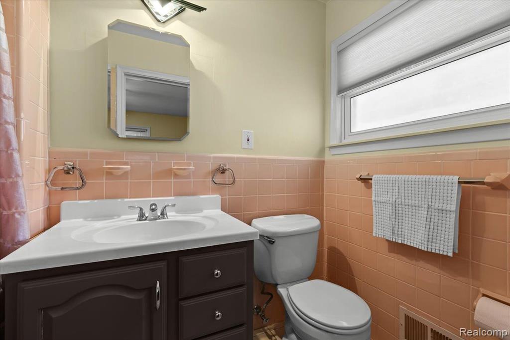 20455 Van Antwerp Street