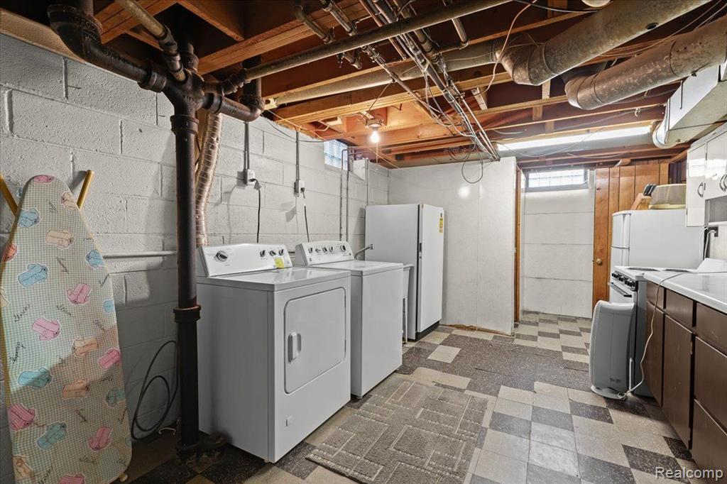 20455 Van Antwerp Street