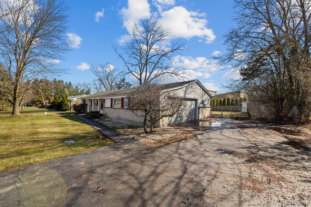 28960 Lorikay Street