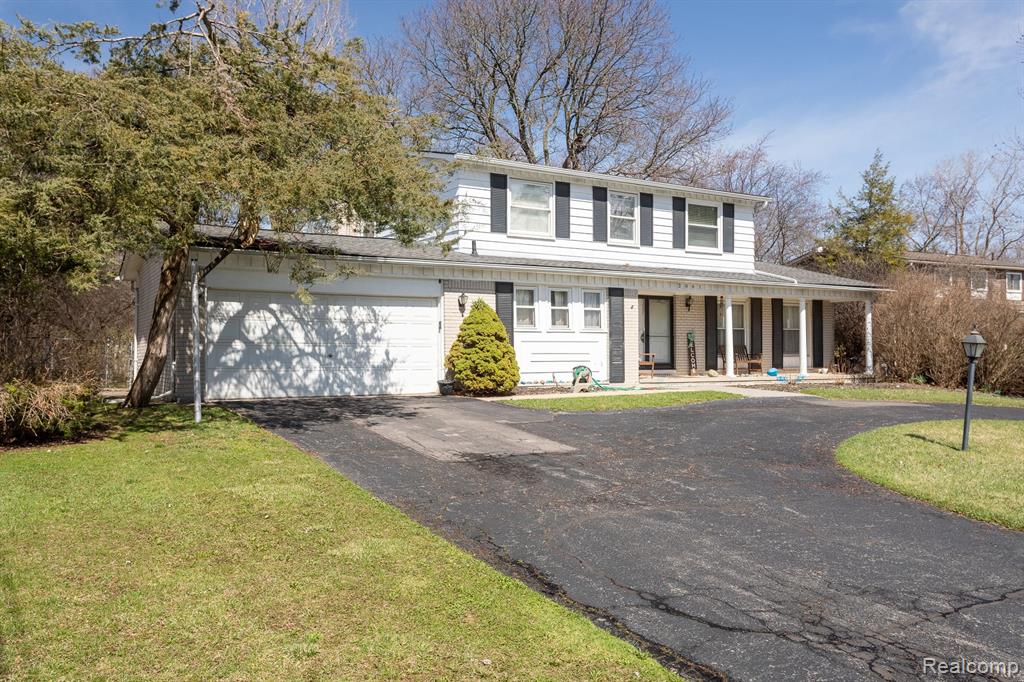 2861 Rossmoor Circle