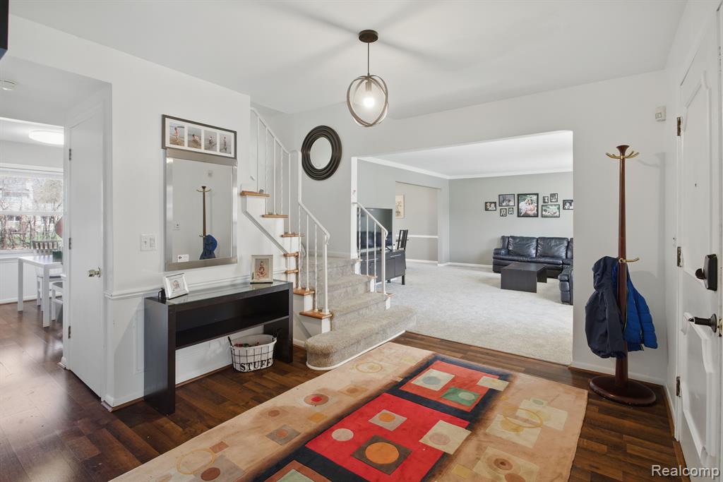 2861 Rossmoor Circle