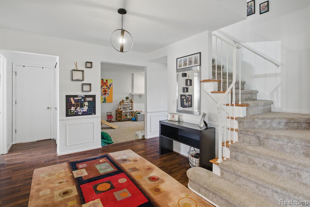 2861 Rossmoor Circle