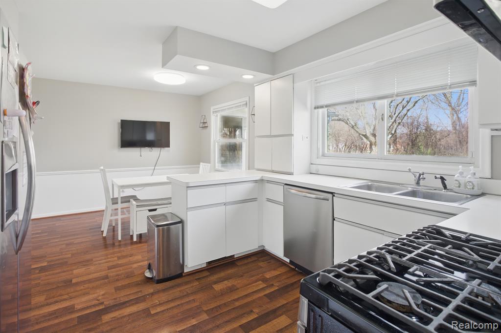 2861 Rossmoor Circle